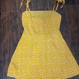 Cute yellow flowy dress